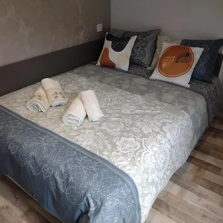 Bijoux In The Heart Of *