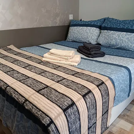 Bijoux In The Heart Of