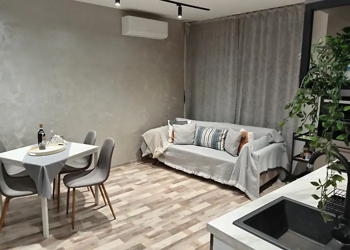 Bijoux In The Heart Of Apartamento