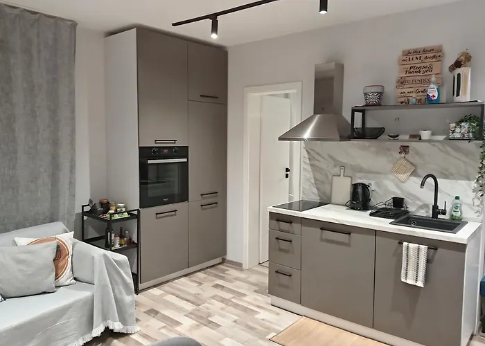 Bijoux In The Heart Of