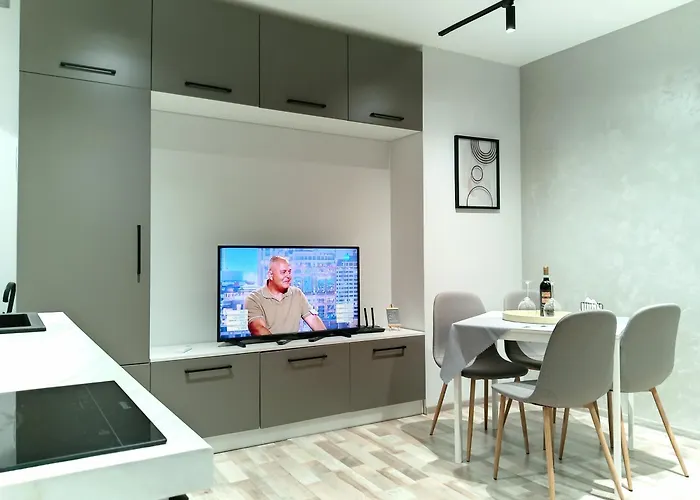 Bijoux In The Heart Of *